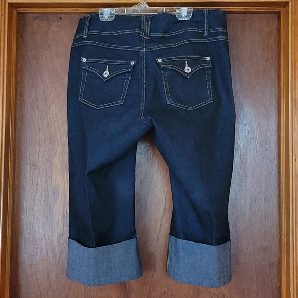 Shorts - Picture 2 of 3